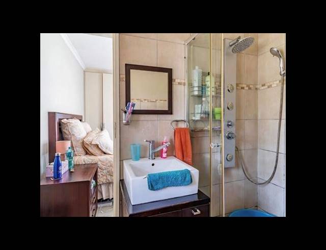 3 BEDROOM HOUSE FOR SALE IN KEMPTON PARK EXT 02